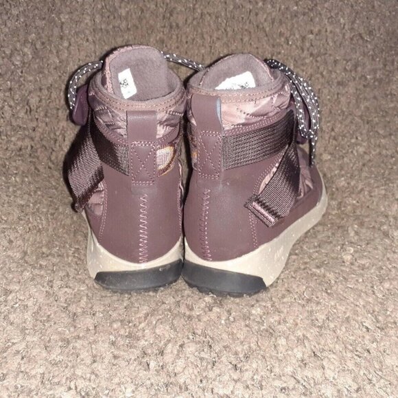 CHACO-Borealis Quilt Waterproof Boots-Plum/Burgundy-Size 6.5-Excellent - Picture 5 of 7